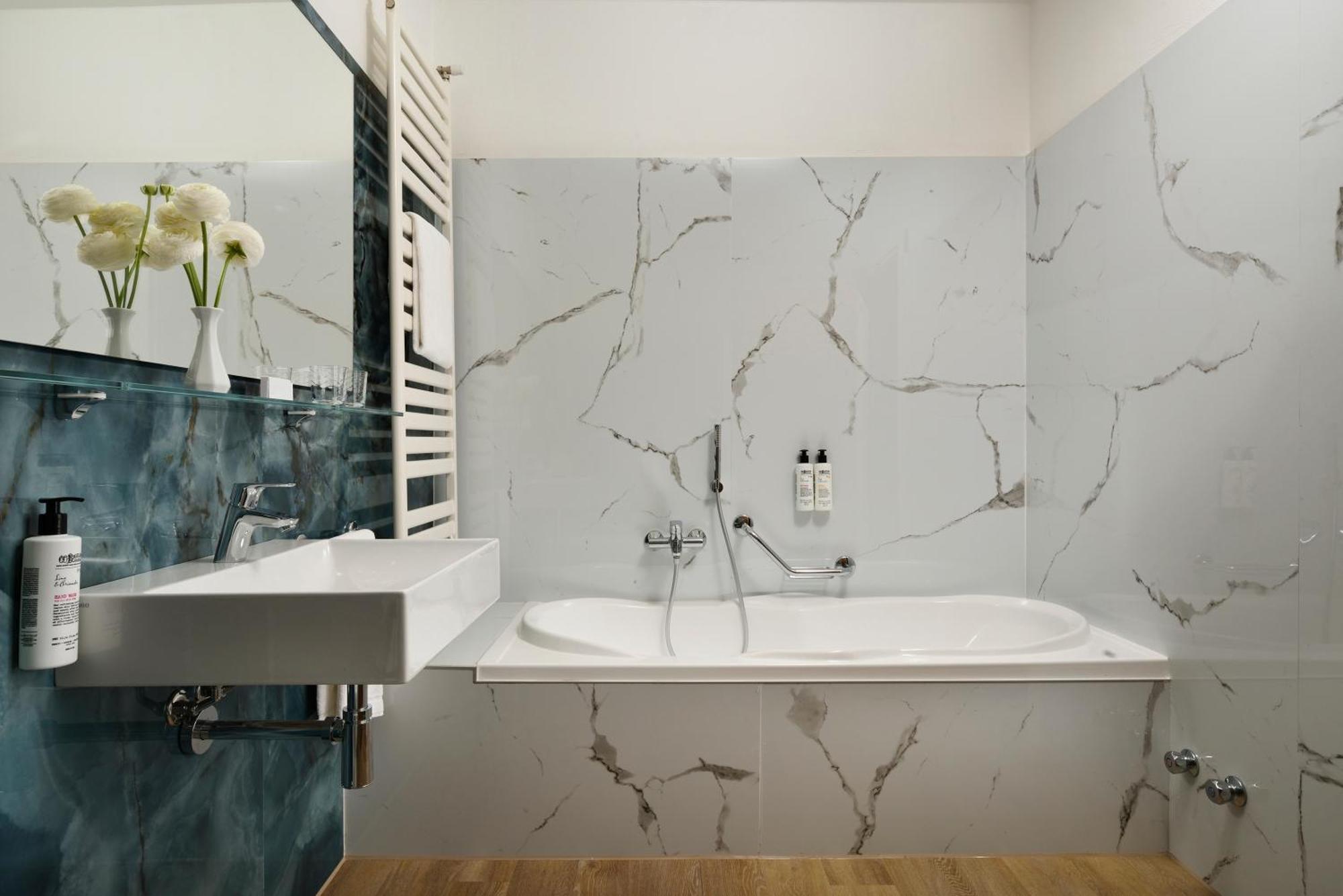 Hotel Continental Wellness&Spa Sirmione Esterno foto