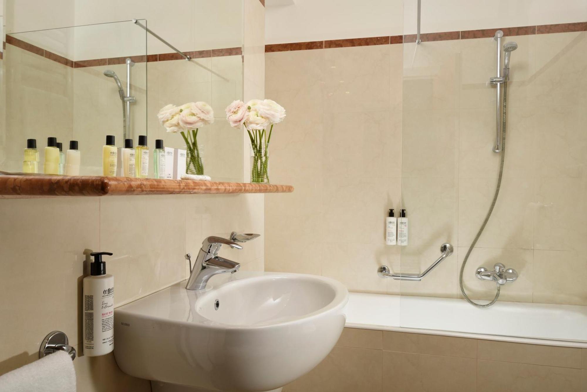 Hotel Continental Wellness&Spa Sirmione Esterno foto