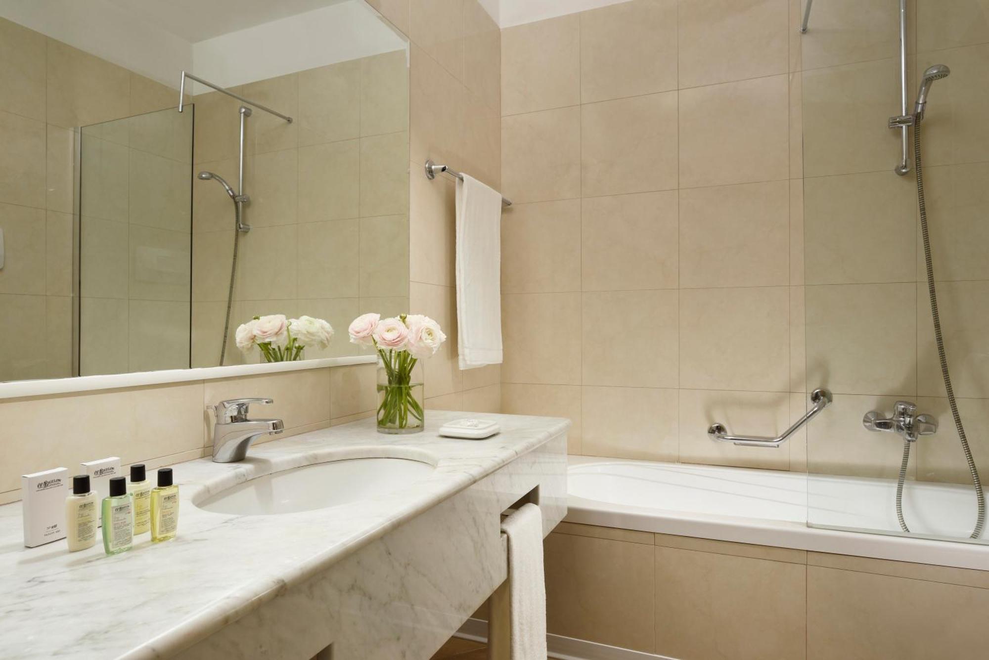 Hotel Continental Wellness&Spa Sirmione Esterno foto