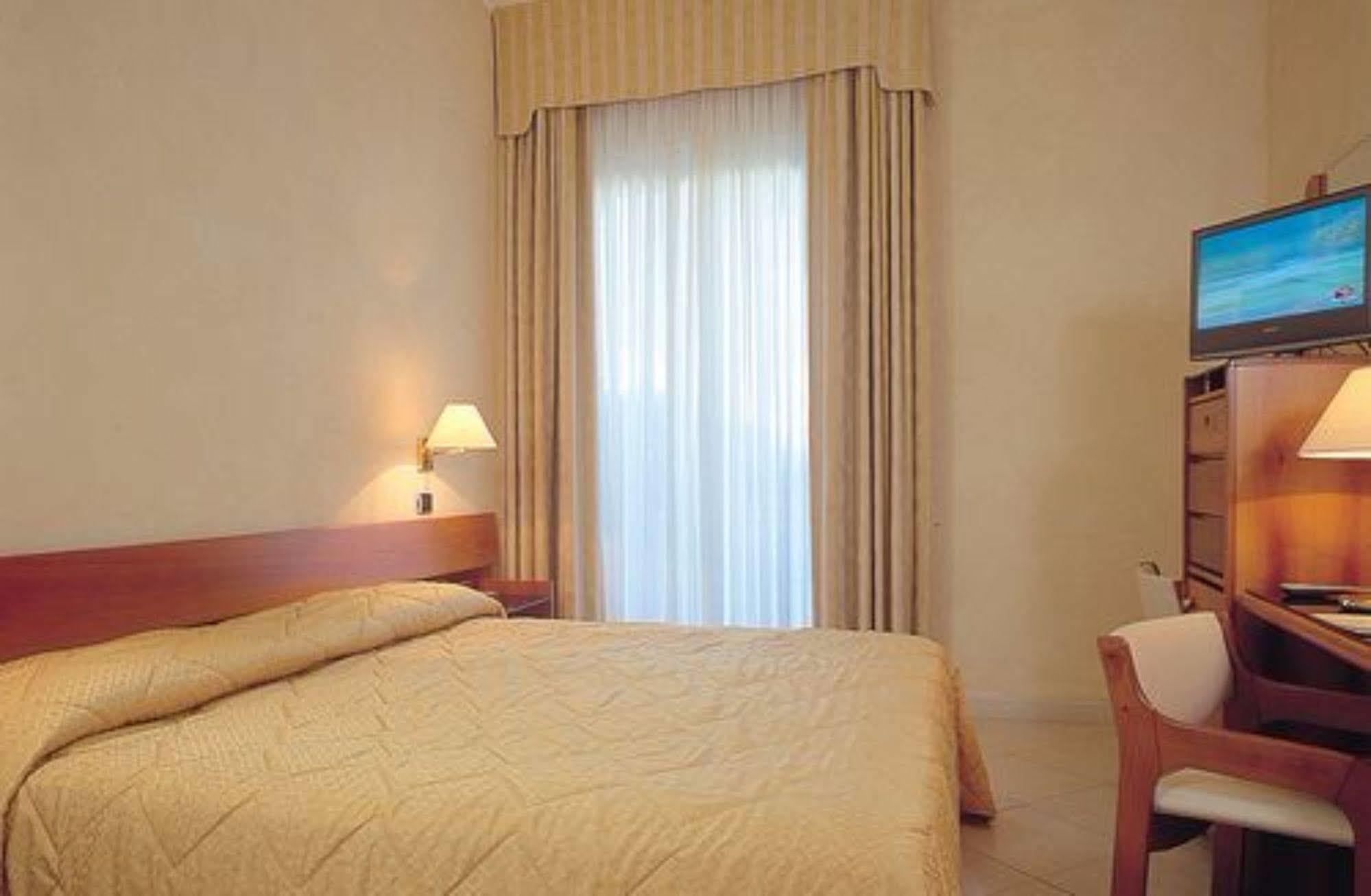 Hotel Continental Wellness&Spa Sirmione Esterno foto
